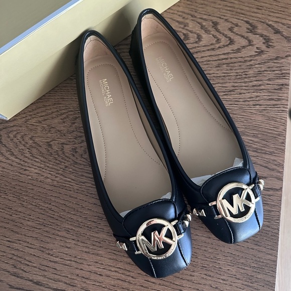 NWT! NEW! Michael Kors Fulton Studded Logo Moccasin Leather Flats Women Black - Picture 1 of 7